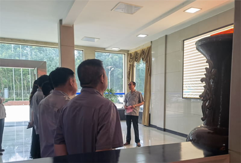 ��ŷ������˾��Ա�ɲ������뵳�Ĵ���ף����100����